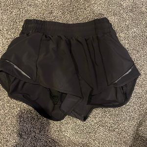 Black lululemon hottie hot shorts - Size 2